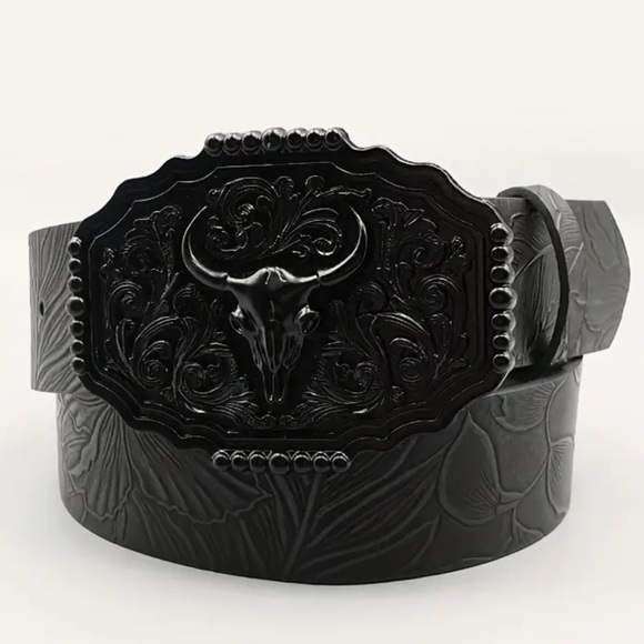 Accessories - NEW ! Black Western Belt with Bull Skull Buckle